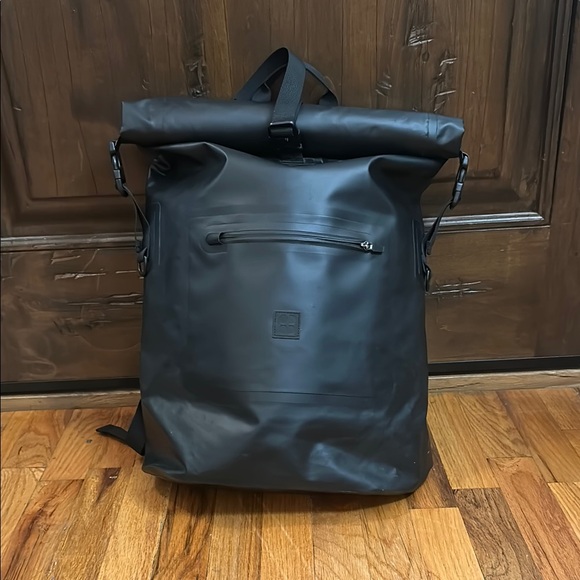 Sweaty Betty Black Cycling Backpack - Picture 8 of 12